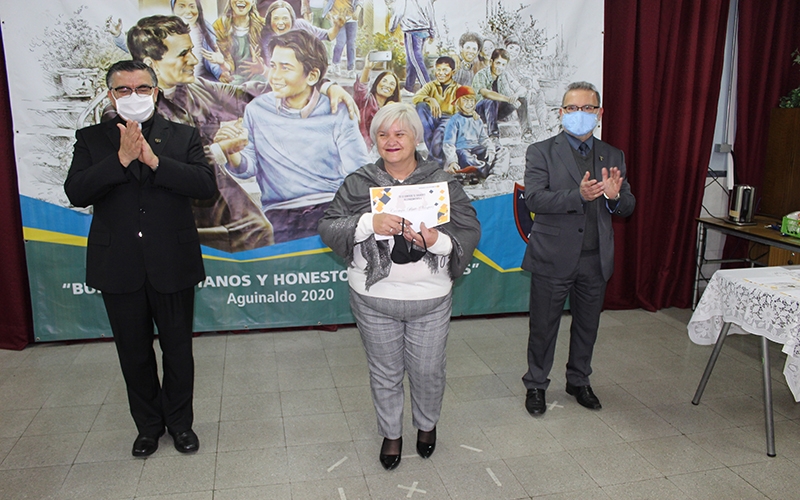 Colegio Técnico Industrial Don Bosco Antofagasta destacó a personal por años de servicio en emotiva ceremonia