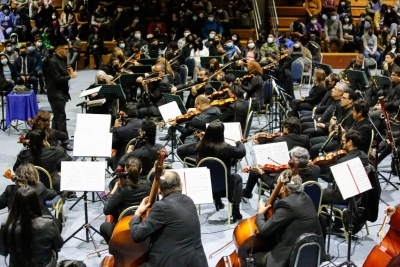 Un concierto innovador desarrollado por la Orquesta Sinfónica de Antofagasta, engalana los 20 años de vida educativa del Colegio