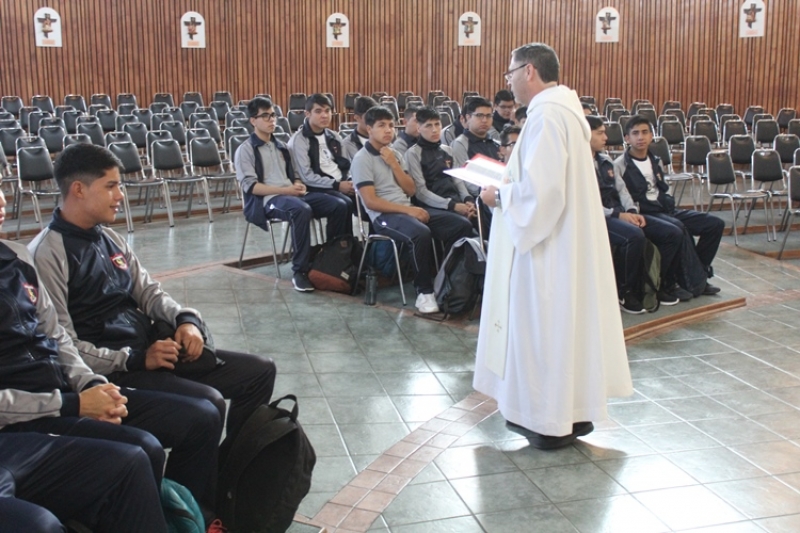 40 jóvenes salesianos inician sistema de formación Dual