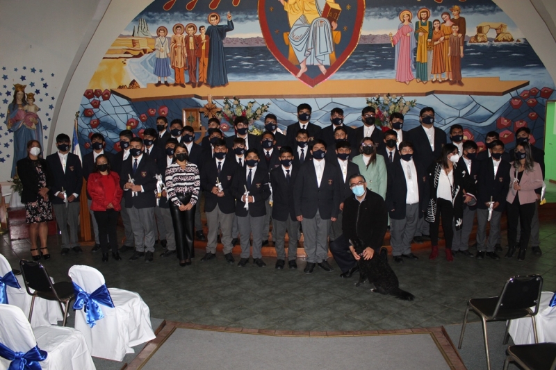 36 estudiantes recibieron el sacramento de la Primera Comunión
