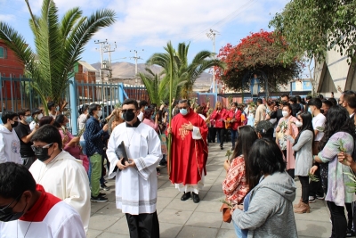 Colegio comienza celebración de Semana Santa con solemne eucaristía en multitudinario Domingo de Ramos