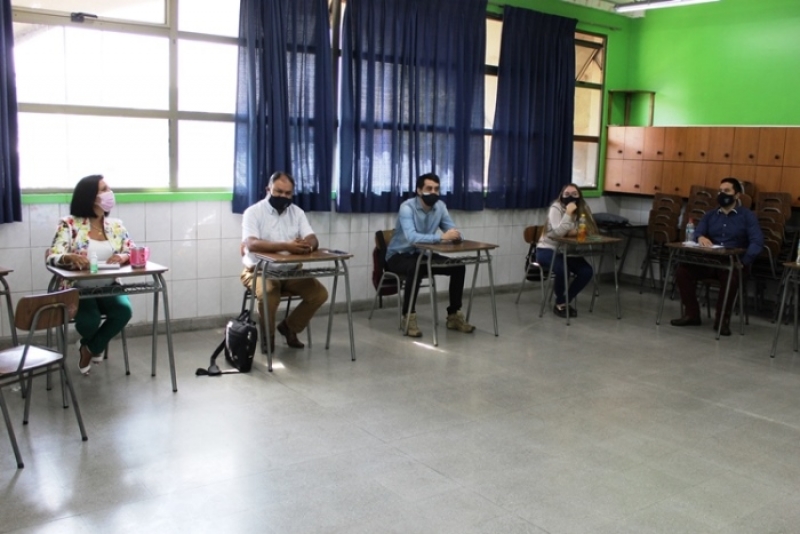 Equipo de Convivencia Escolar efectúa taller de contención emocional y motivación para educadores de CTI Don Bosco