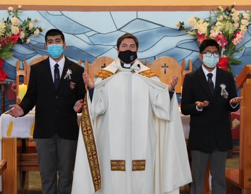 Alumnos de IV° medio se bautizan en Templo Don Bosco